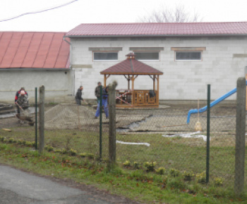 Investičné projekty a opravy / Výstavba Detského ihriska a oddychového parku rok 2017-2018 - foto